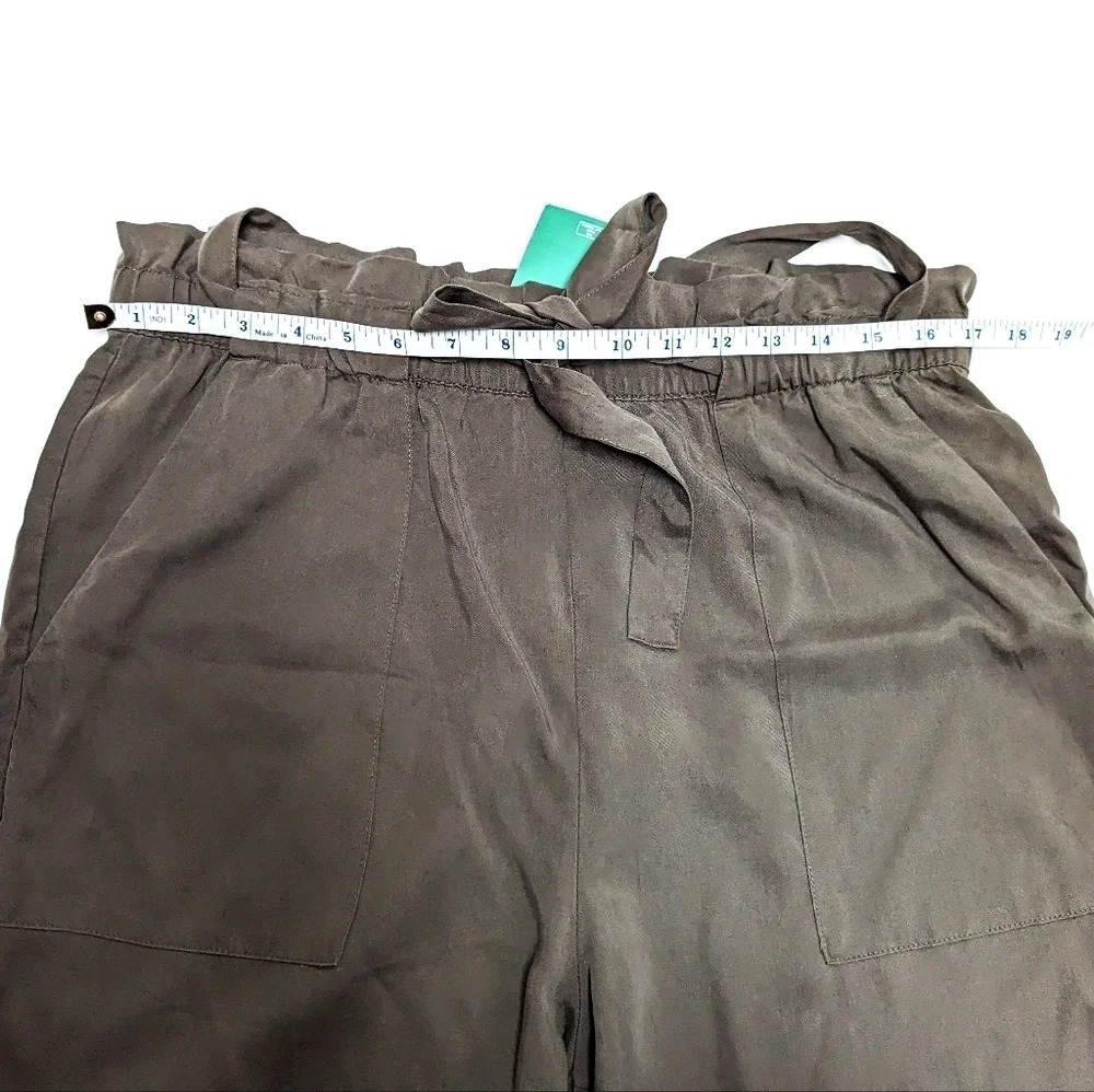 NWT H&M Conscious Olive Green Paper Bag Pants size 12 - Picture 6 of 9